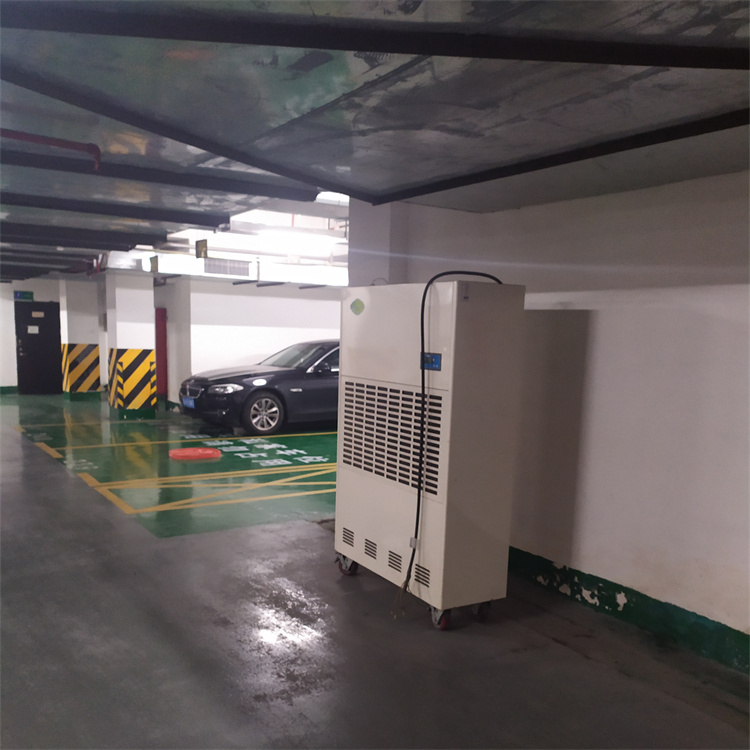 除湿设备为人工冰场提供防结露解决方案